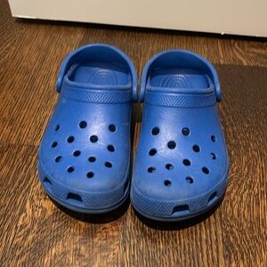 Youth Crocs blue size J4